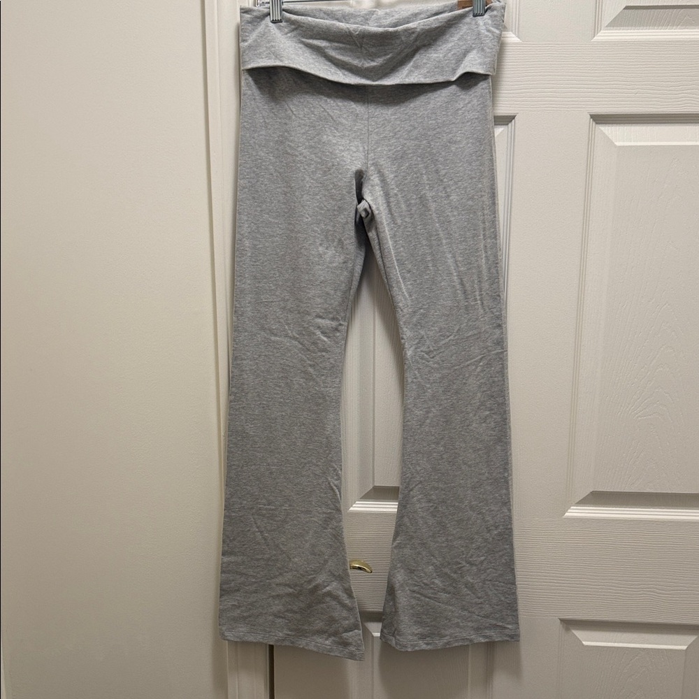 Victorias Secret PINK Flared Yoga Pants NWT SIZE M SHORT Length